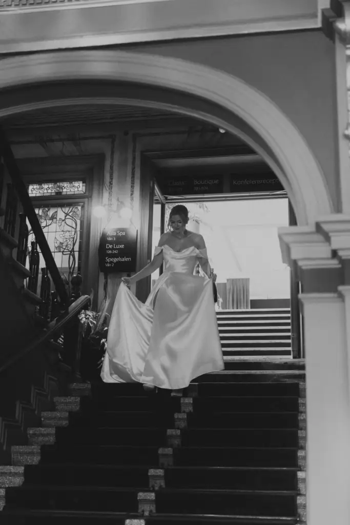 bride in the stairwell at varbergs stadshotell