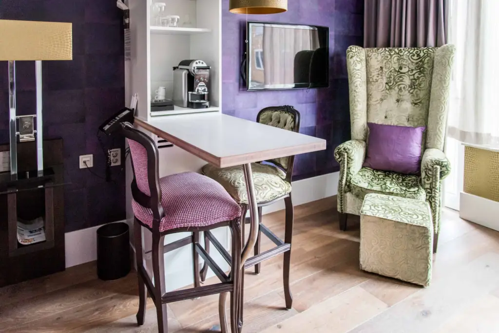 Boutiquerum Prestige hotellrum i lila