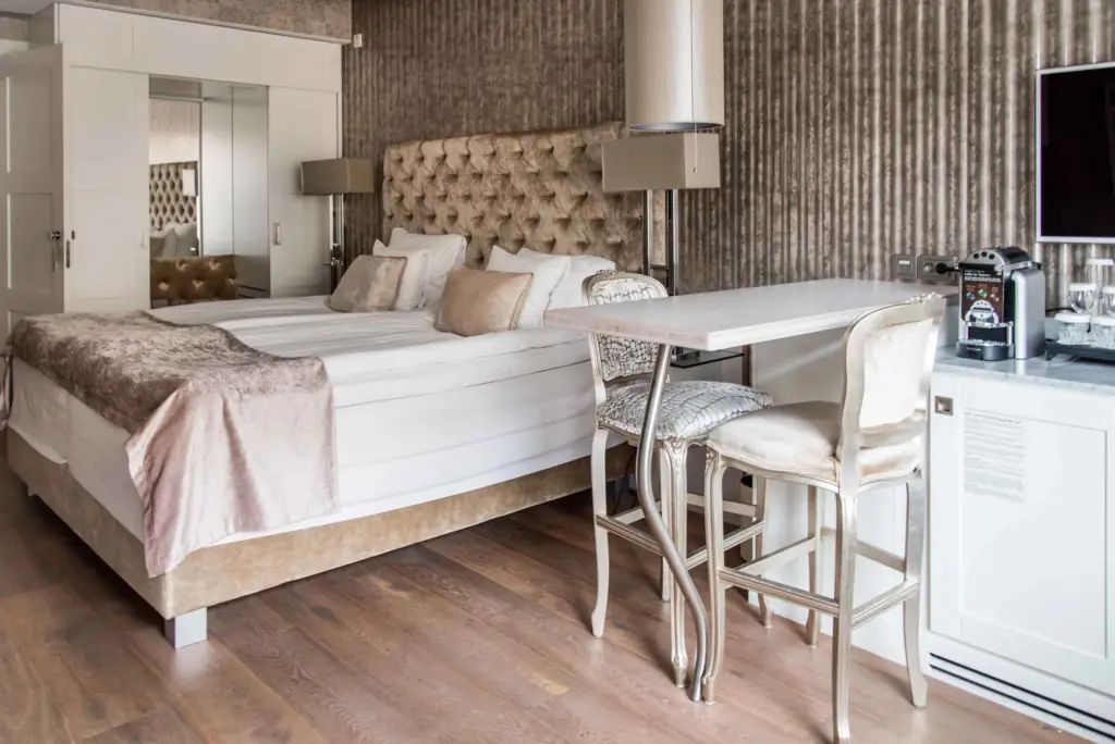 Boutique Prestige hotellrum i beige