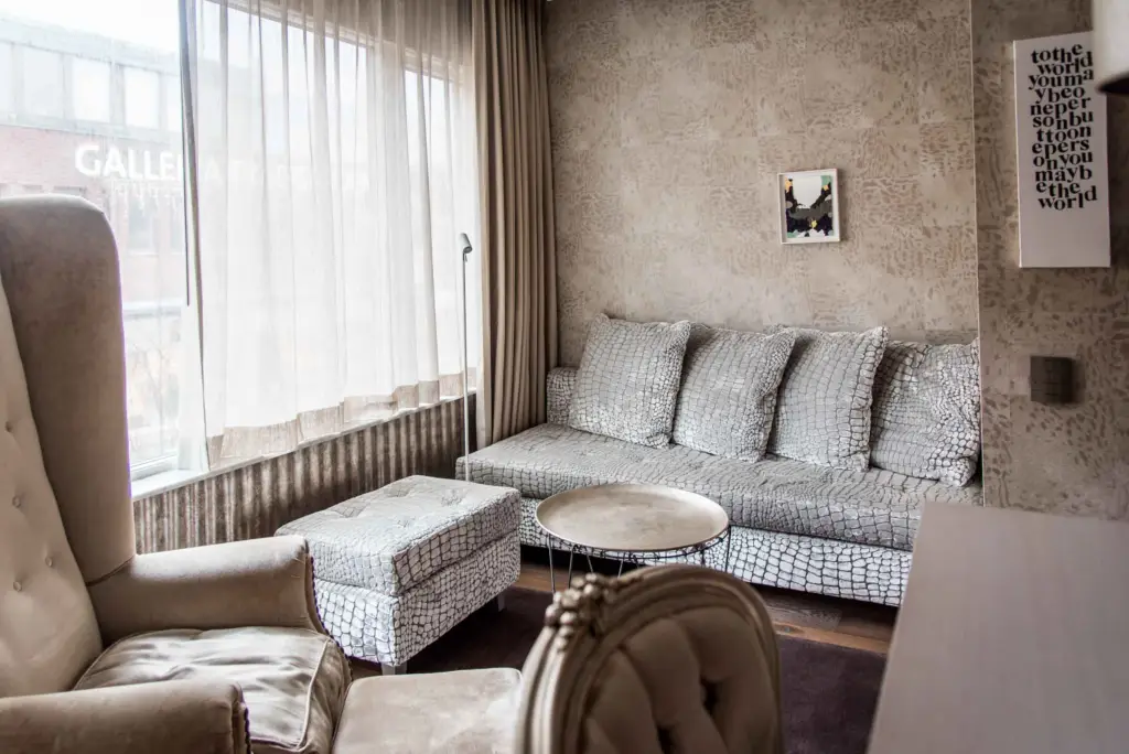 Sittgrupp i Boutiquerum Prestige på Varbergs Stadshotell