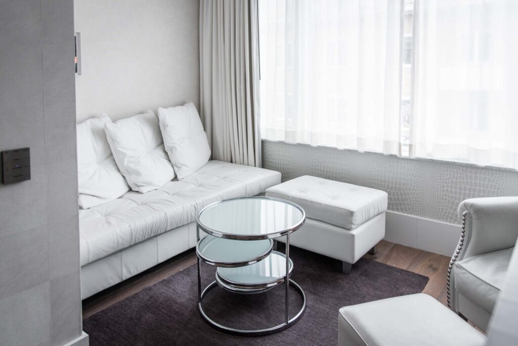 Seating area in Boutiquerum Prestige at Varbergs Stadshotell