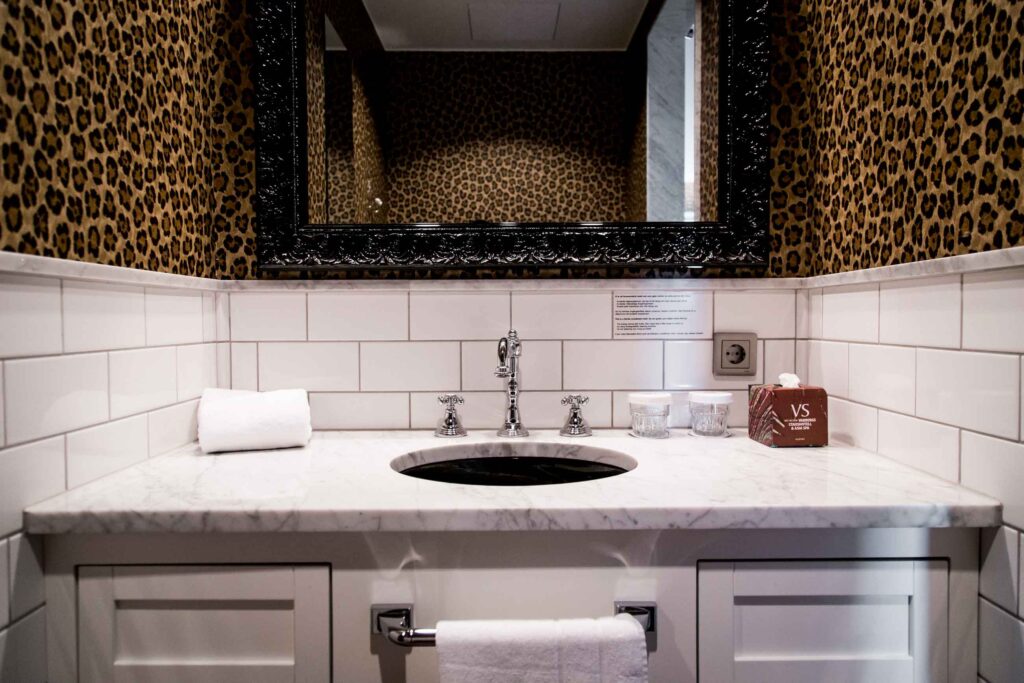 Bathroom in Boutique Romantik hotel room at Varbergs Stadshotell