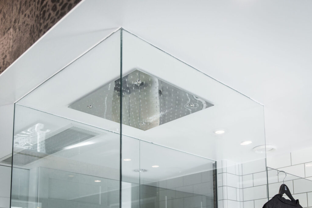 Shower in Boutique Fashion at Varbergs Stadshotell