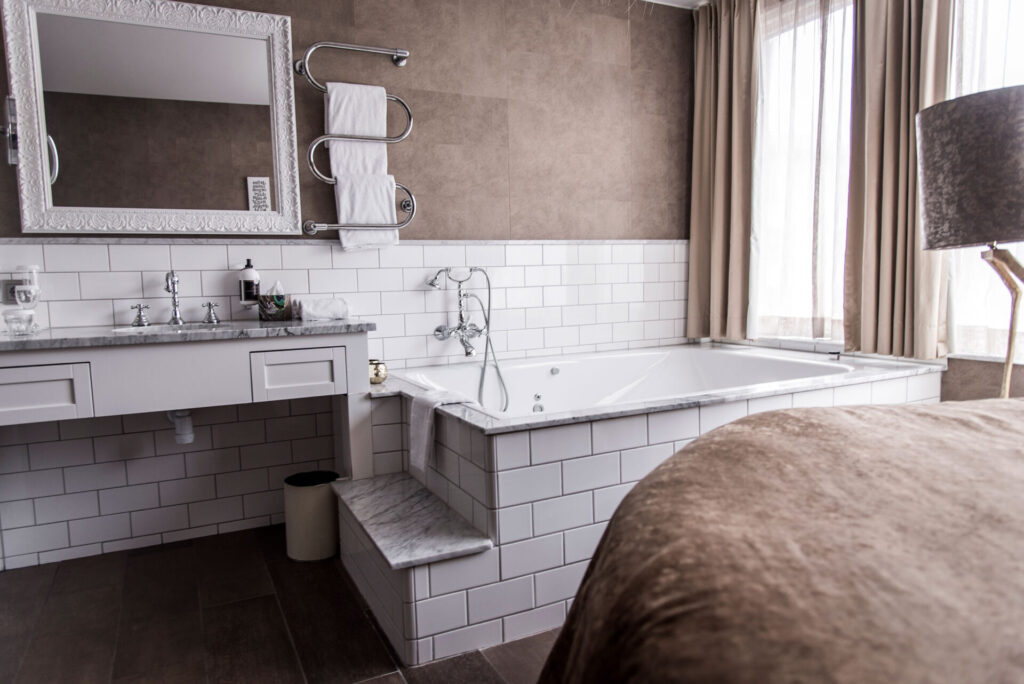 Bathtub in boutique Romantik hotel room at Varbergs Stadshotell