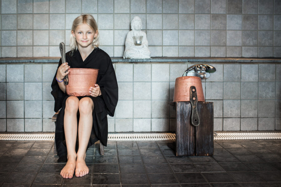 Barn i tvagningsrum på Asia Spa