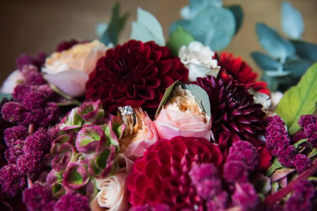 bridal bouquet photographer nicole