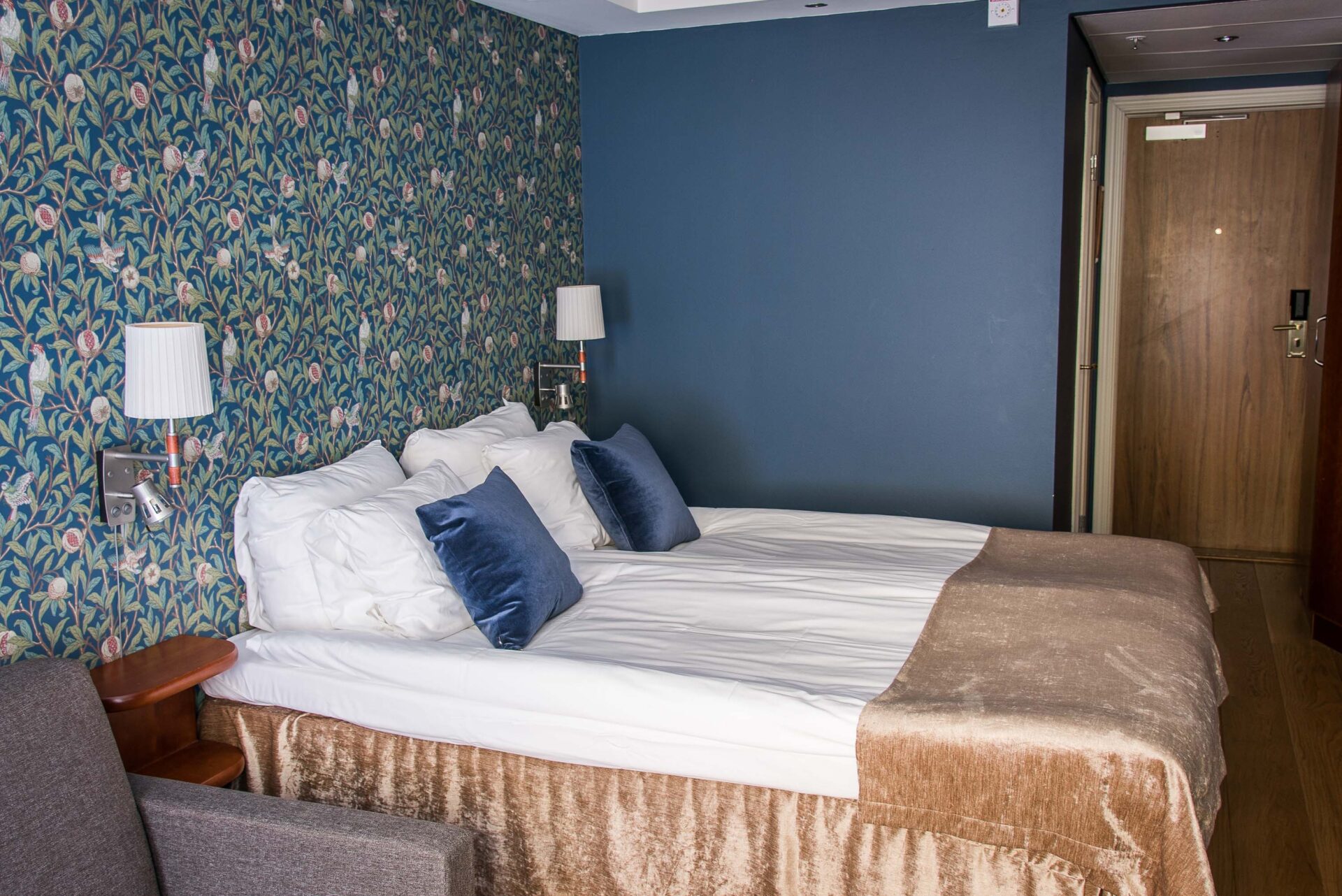 Classic hotel room at Varbergs Stadshotell