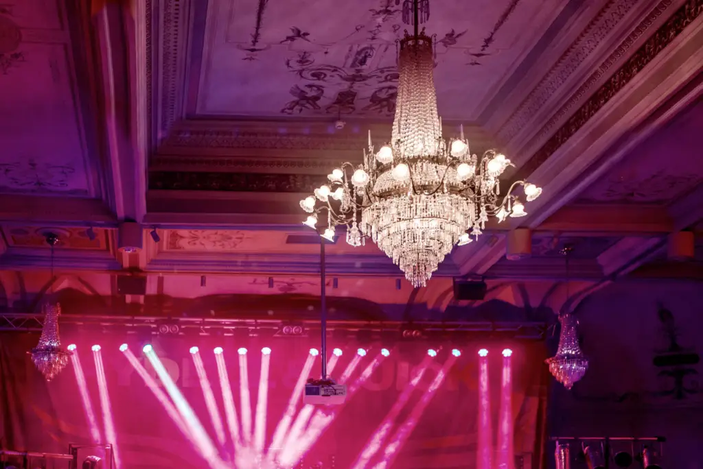 Crystal chandelier in the Spegelsalen