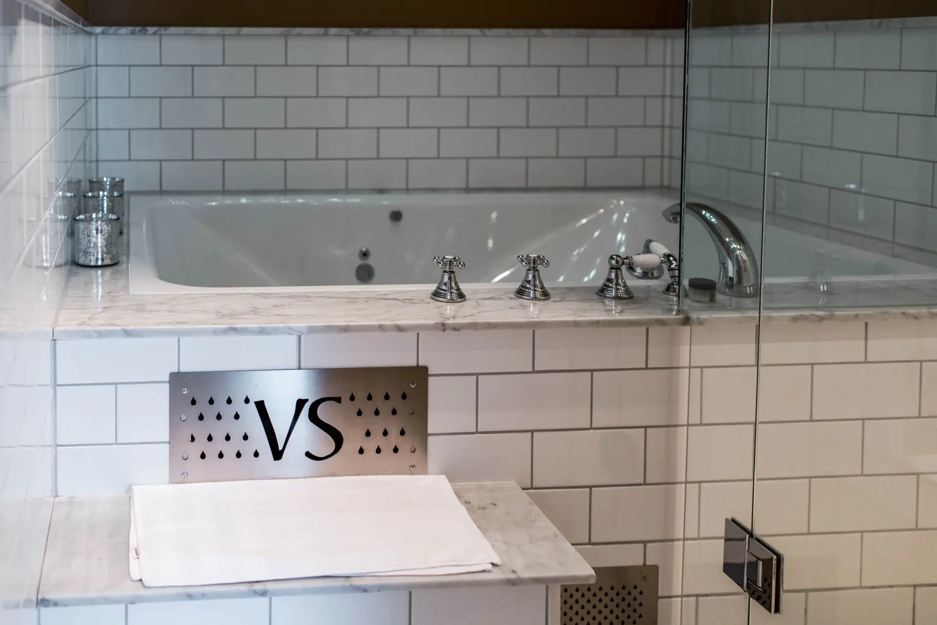 Badkar i Boutique svit på Varbergs Stadshotell