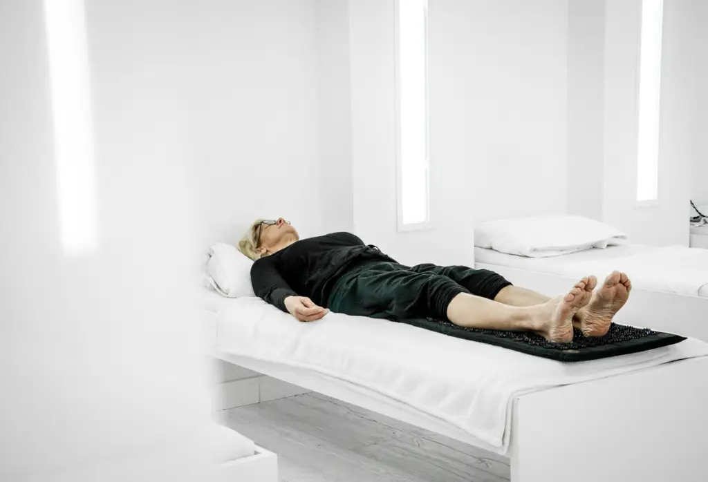 Spikmatta är bra att använda sig av vid depression, stress, spänningar, sömnsvårigheter och huvudvärk.