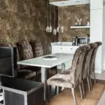 Bord och stolar i Boutique svit i svart och guld