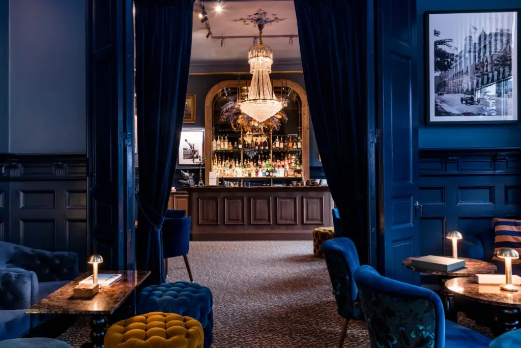 Inredning och bar - Bar Munken, Varbergs Stadshotell