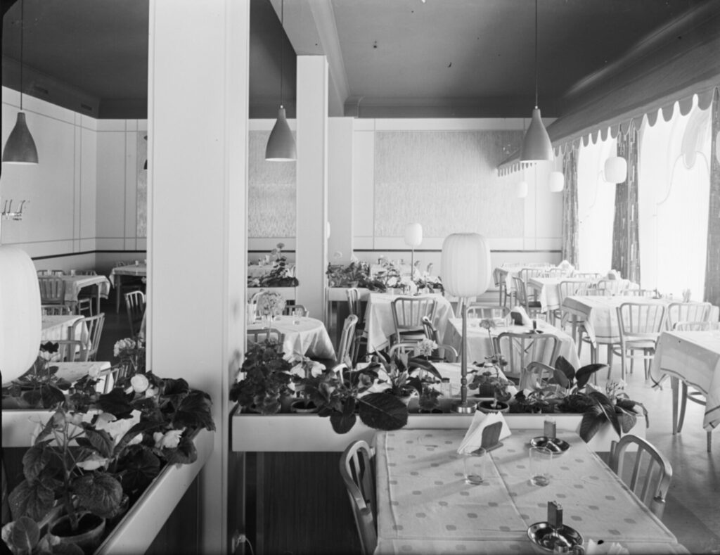 Interiör från Bar Munken 1954 på Varbergs Stadshotell