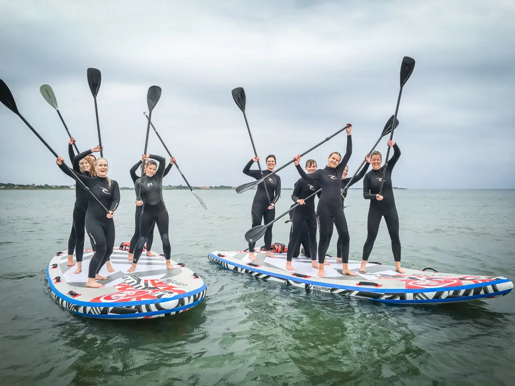 Mega-SUP i havet utanför Varbergs Fästning