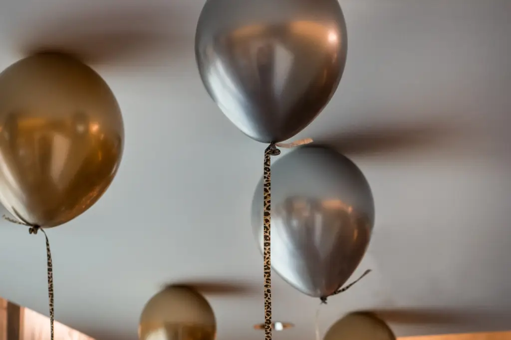 ballonger i silver och guld