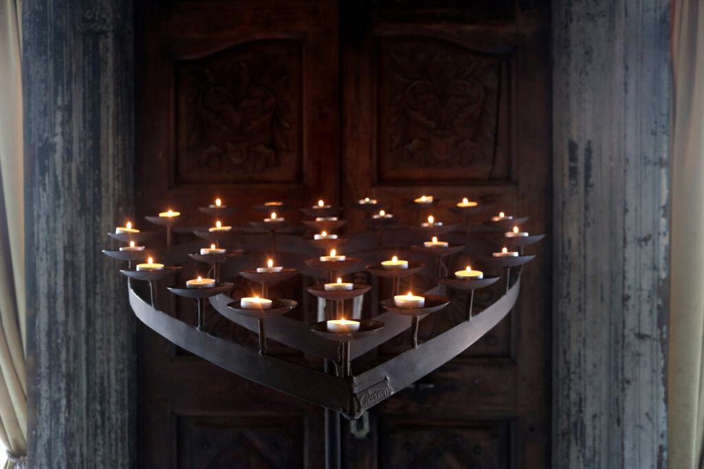 Svanenmärkta värmeljus lyser upp Tempelrummet på Asia Spa