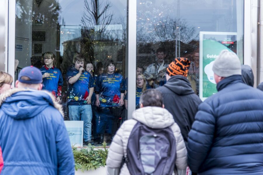 Fantastiska Undehållningsbandet Varberg för Musikhjälpen