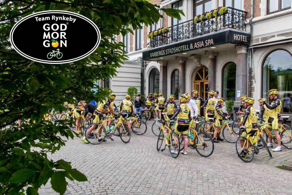 Team Rynkeby outside the hotel