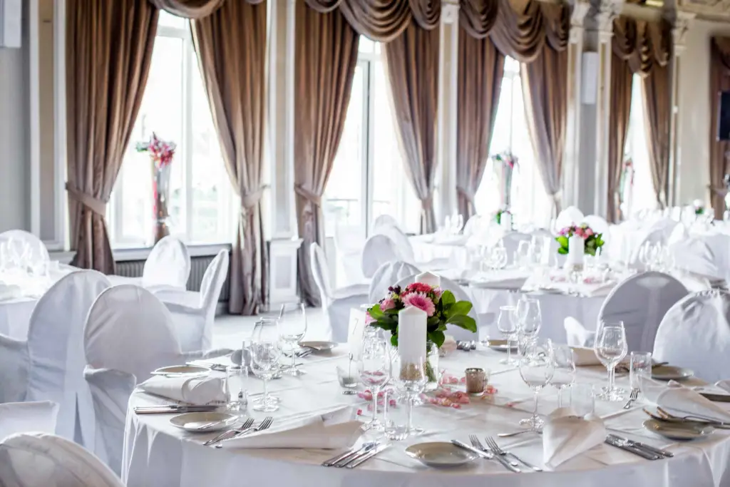 Wedding in Spegelsalen at Varbergs Stadshotell &amp; Asia Spa