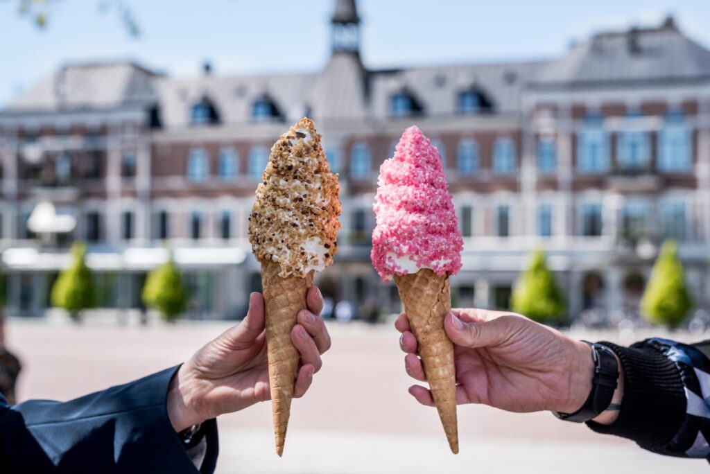 icecream in front of varbergs stadshotell