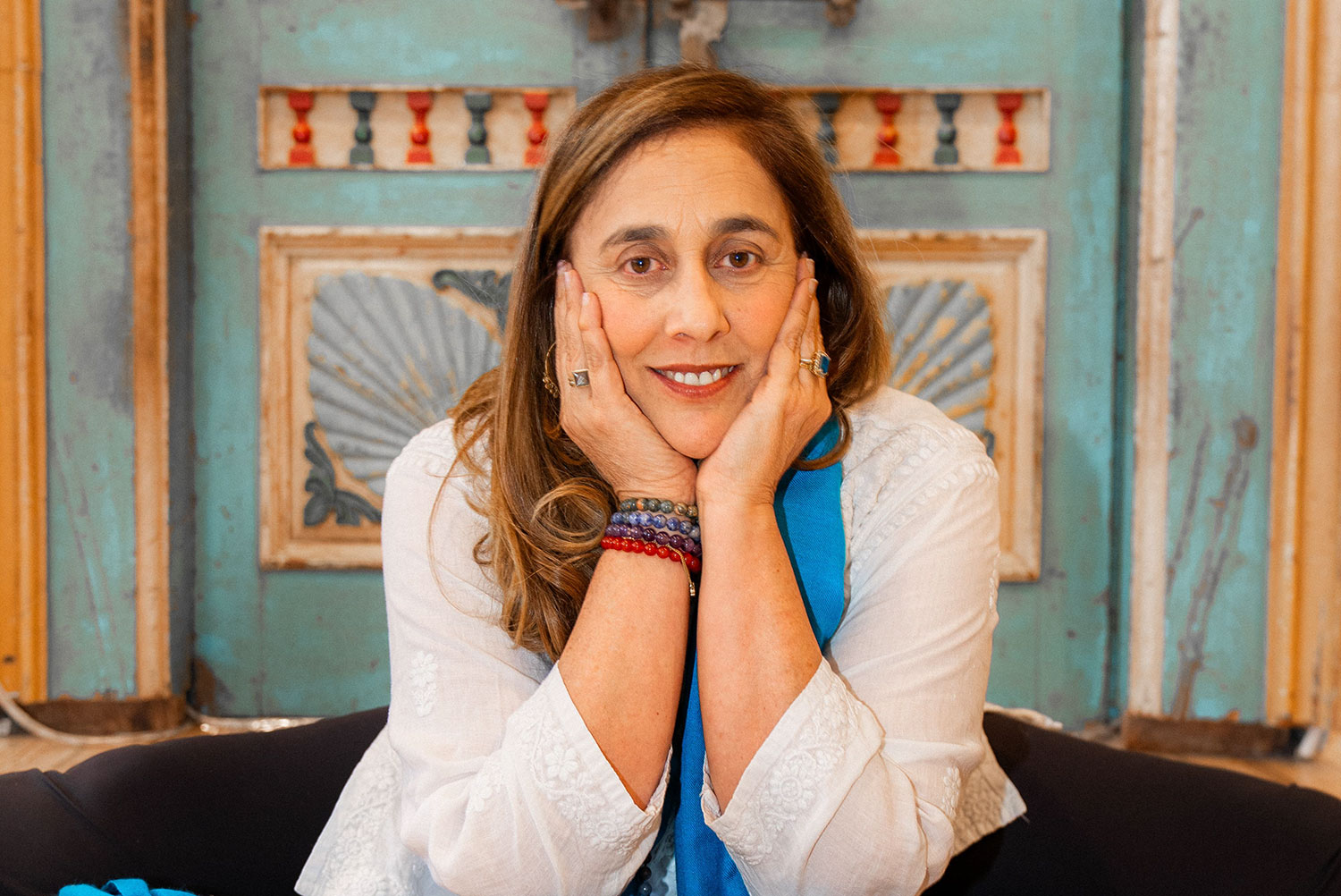 mona anand yoga instruktör