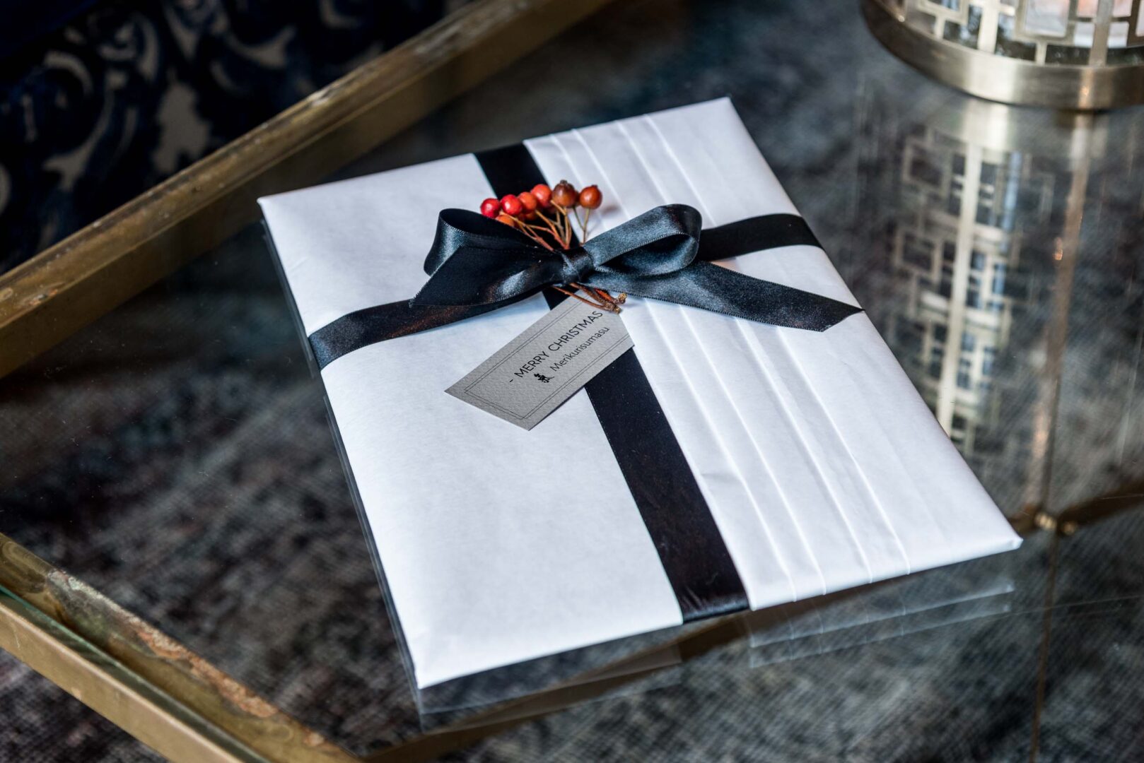 Presentkort inslaget med origami